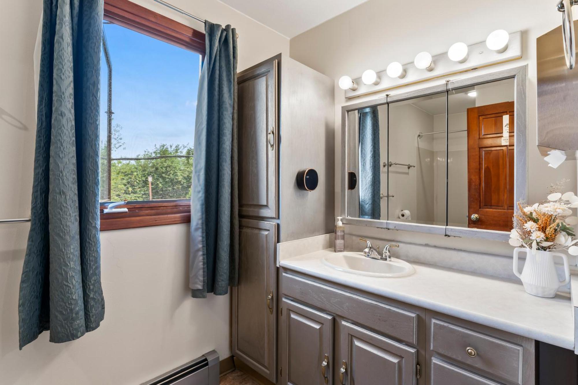 Bed & Breakfast Quiet And Comfortable Deluxe Anchorage