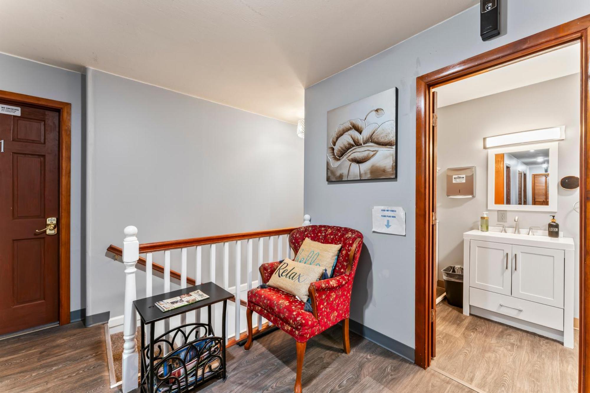 Quiet And Comfortable Deluxe Bed & Breakfast Anchorage