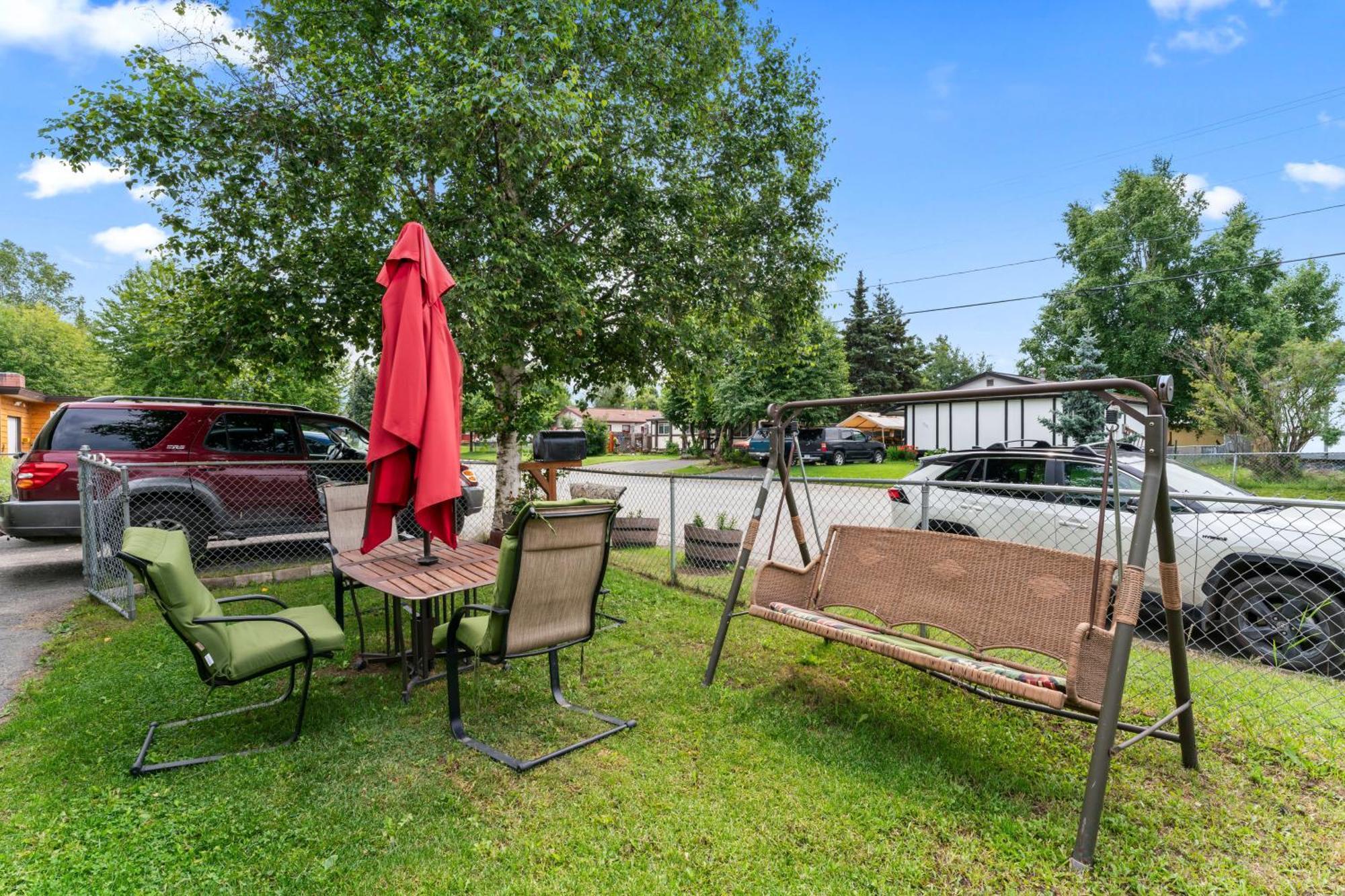 Quiet And Comfortable Deluxe Bed & Breakfast Anchorage