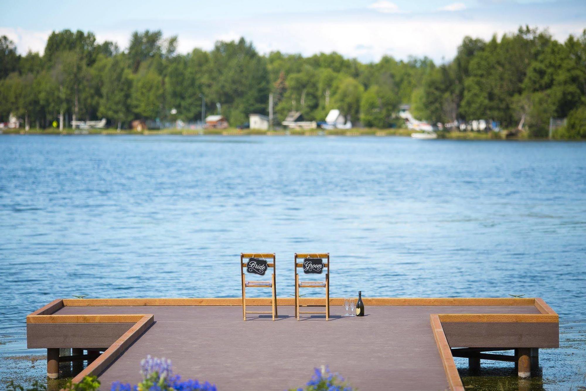 The Lakefront 3* Anchorage