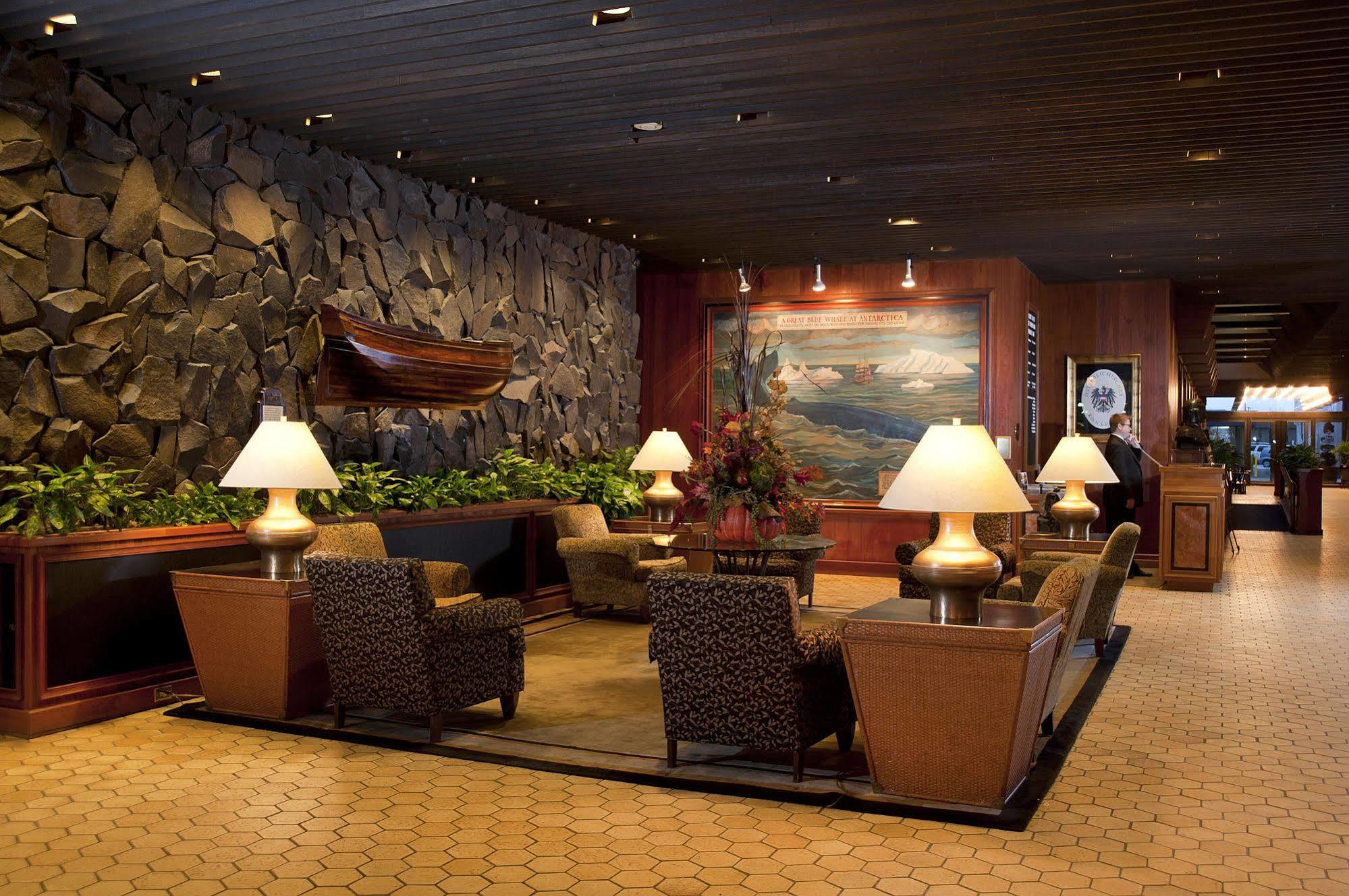 The Captain Cook Hotel 4*