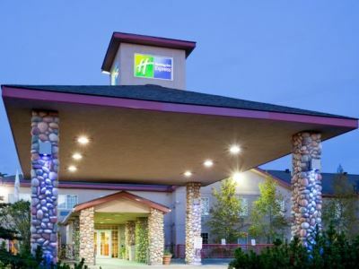 Wyndham Garden Airport Hotel