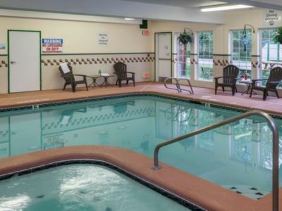 Wyndham Garden Airport 3*